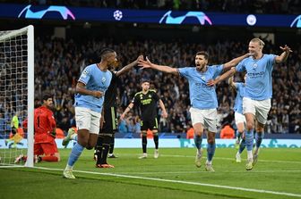 Il Manchester City festeggia la vittoria