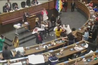 video rissa donne parlamento bolivia deputate