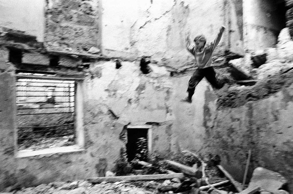 Uno scatto di Tony Gentile tratto dal volume 'Guerra'