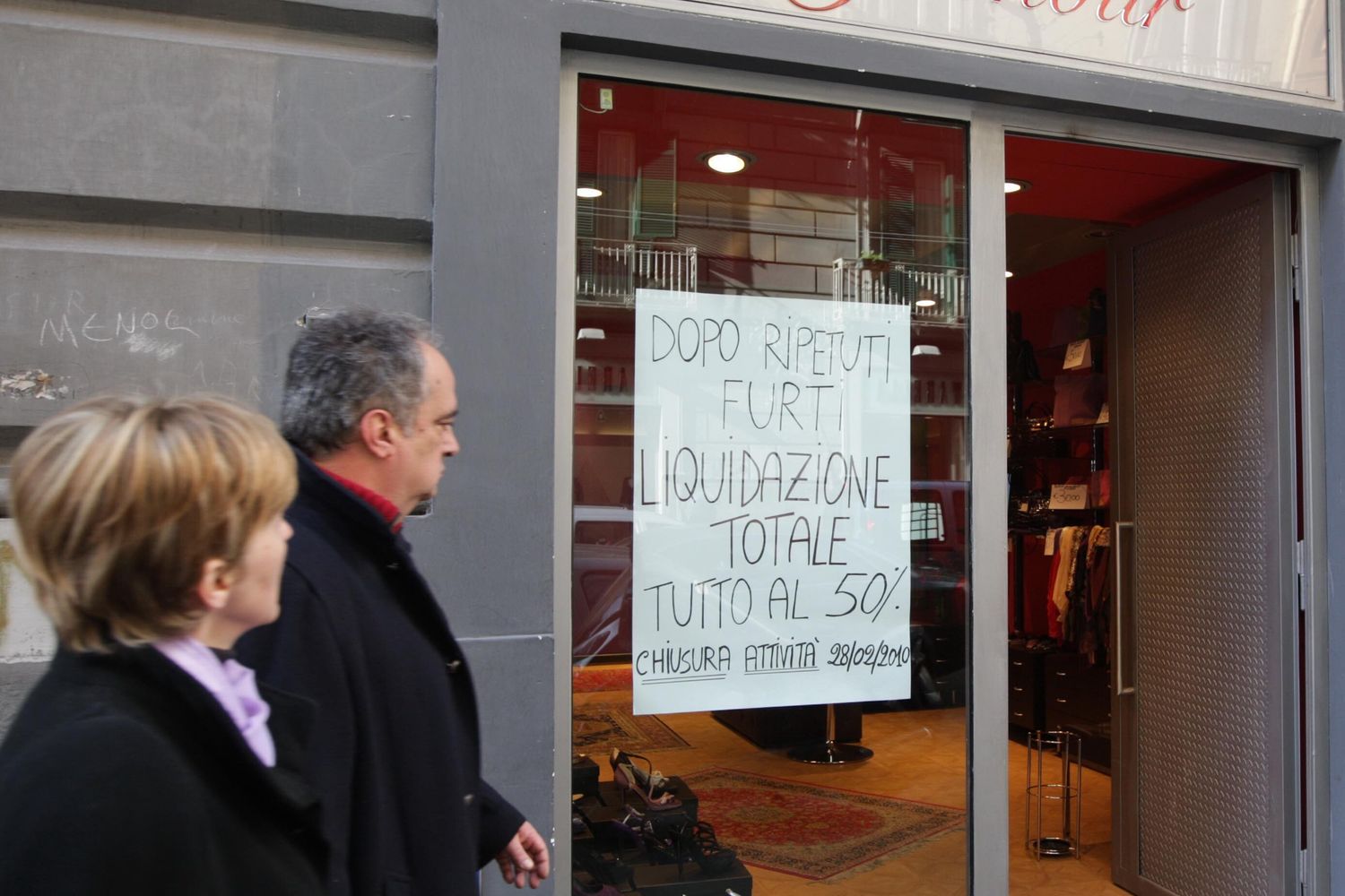 Negozio decide di chiudere dopo i ripetuti furti&nbsp;