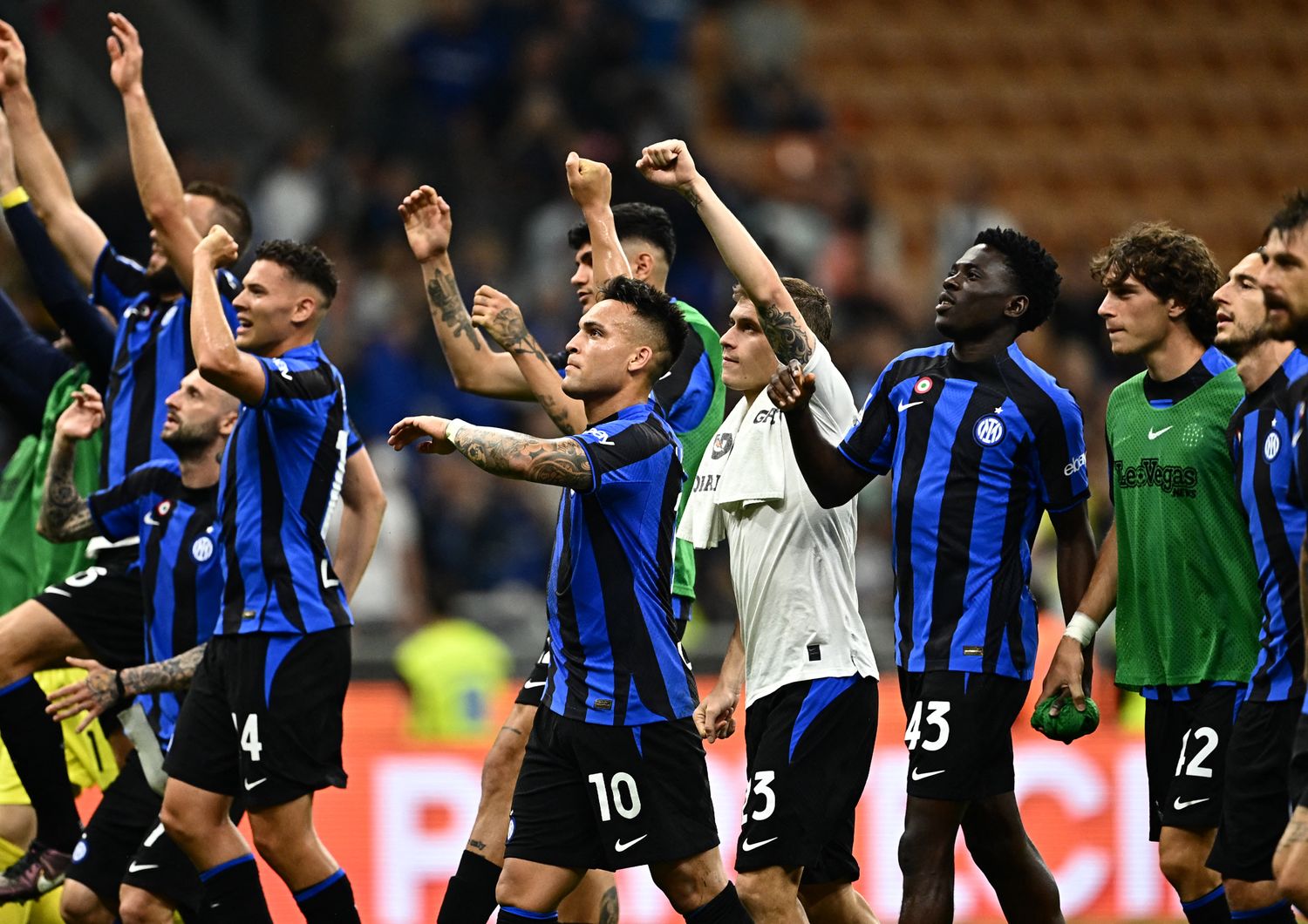 Inter festeggia la vittoria con l'Atalanta