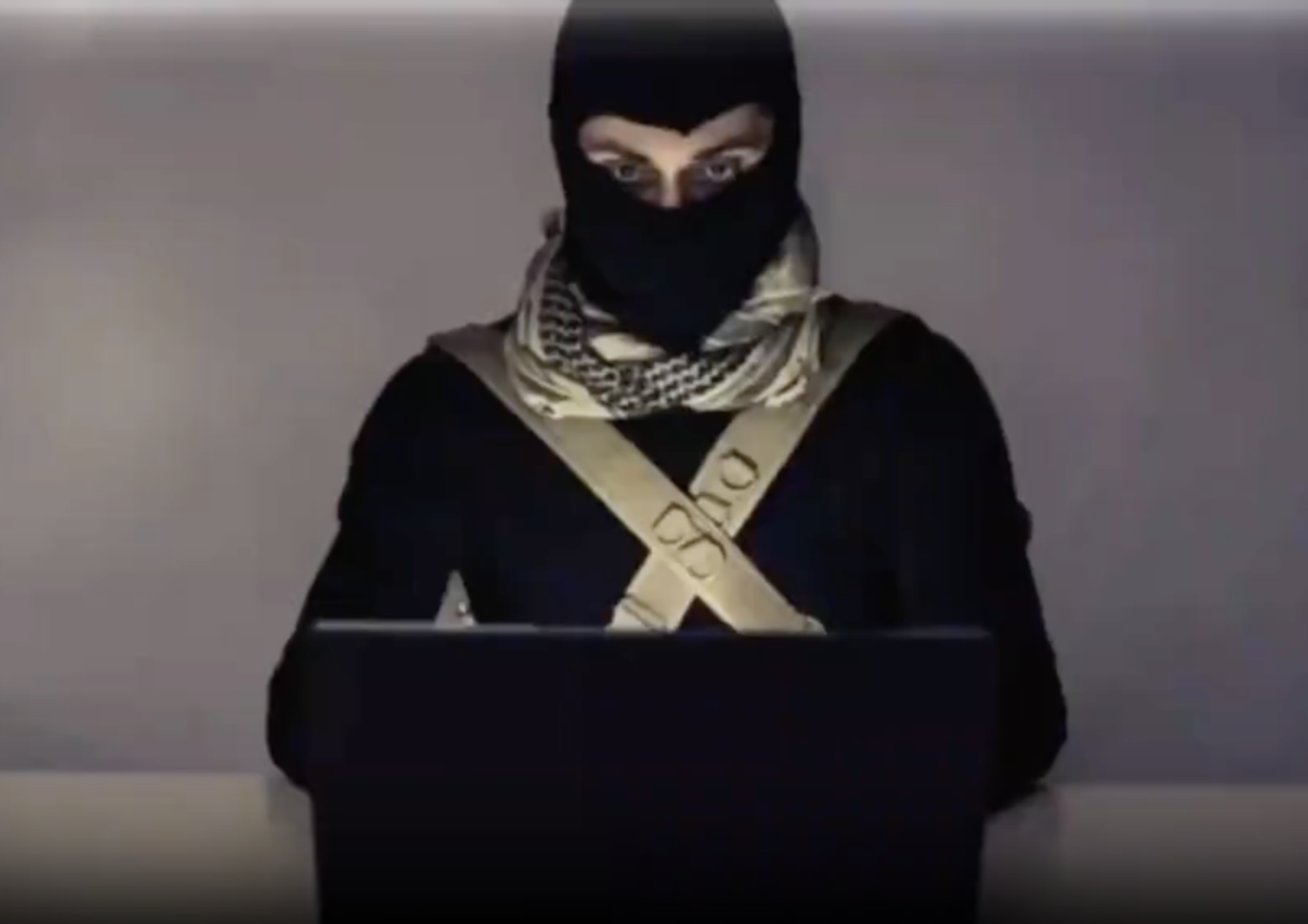 Un frame del video per il reclutamento di giovani jihadisti