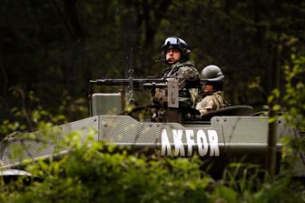 Un soldato italiano della forza di pace Kfor