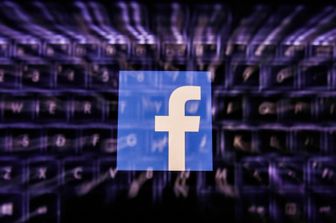 denuncia facebook dopo suicidio figlia