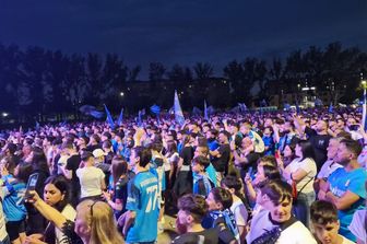 Scampia in festa per lo scudetto del Napoli