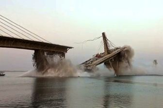 Il crollo del ponte Bihar