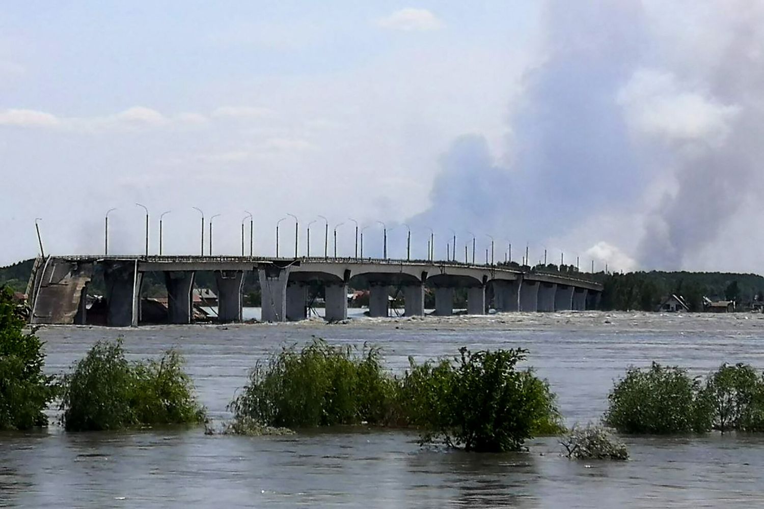 Gli allagamenti per il crollo della diga&nbsp;