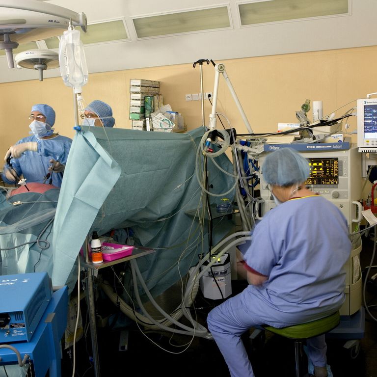 Un intervento di chirurgia intestinale (foto di repertorio)