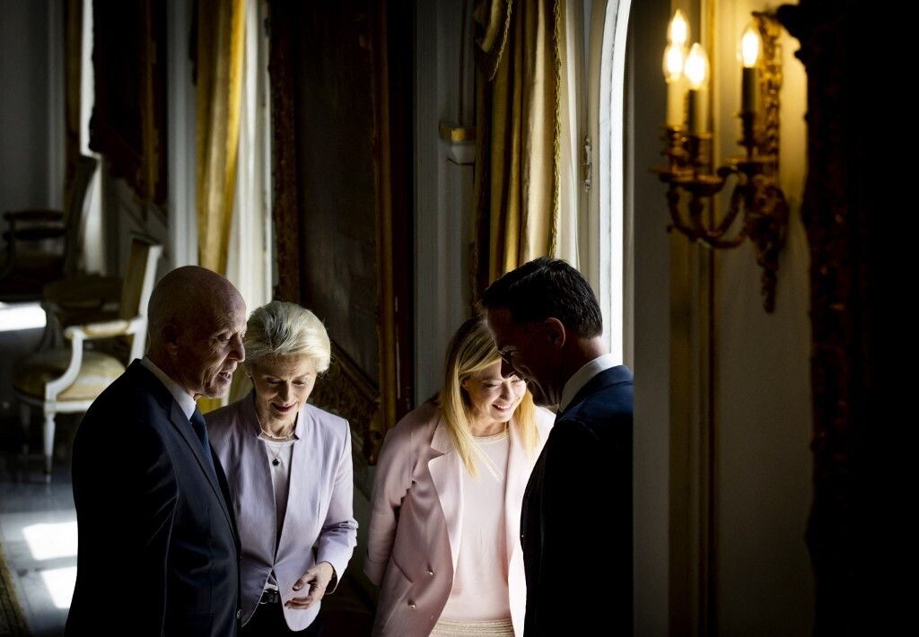 Giorgia Meloni con Ursula von der Leyen a Tunisi