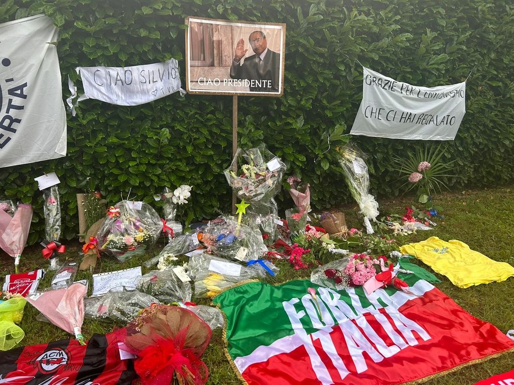 &nbsp;Morto Silvio Berlusconi&nbsp;&nbsp;