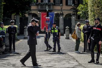 berlusconi funerali accesso libero piazza duomo