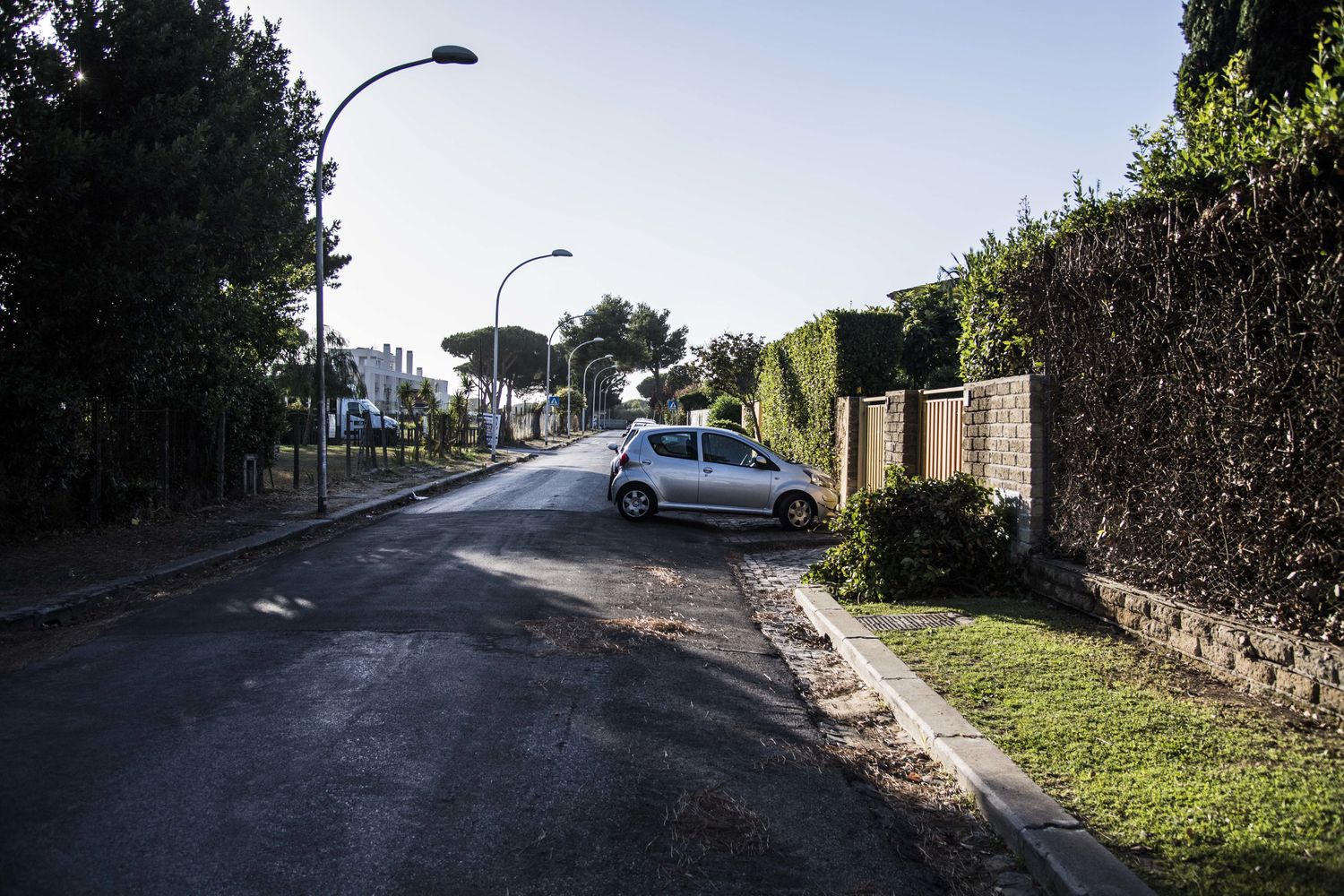 Una strada del quartiere Casal Palocco a Roma