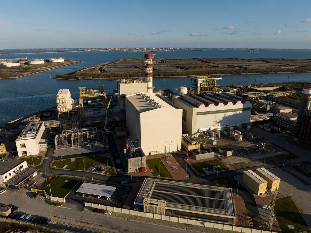 La centrale Edison di Marghera