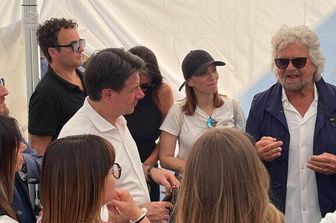 Beppe Grillo alla manifestazione contro la precariet&agrave; a Roma