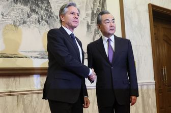 Il&nbsp;Segretario di Stato americano, Antony Blinken e Wang Yi