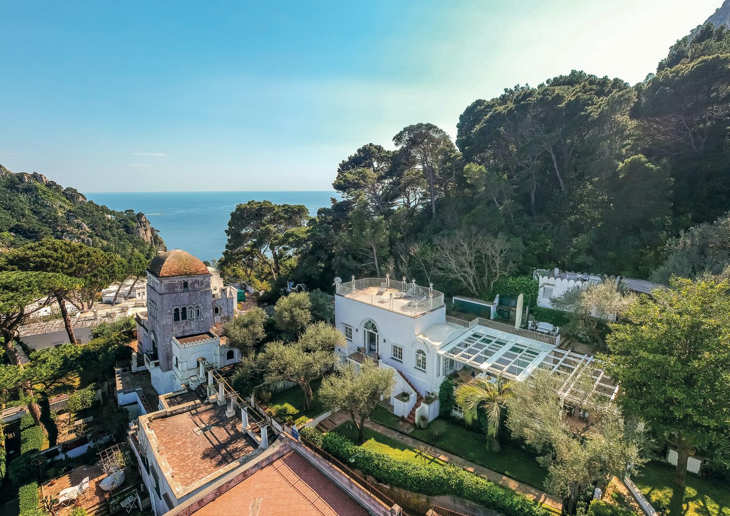 venduta villa sogno christian de sica capri