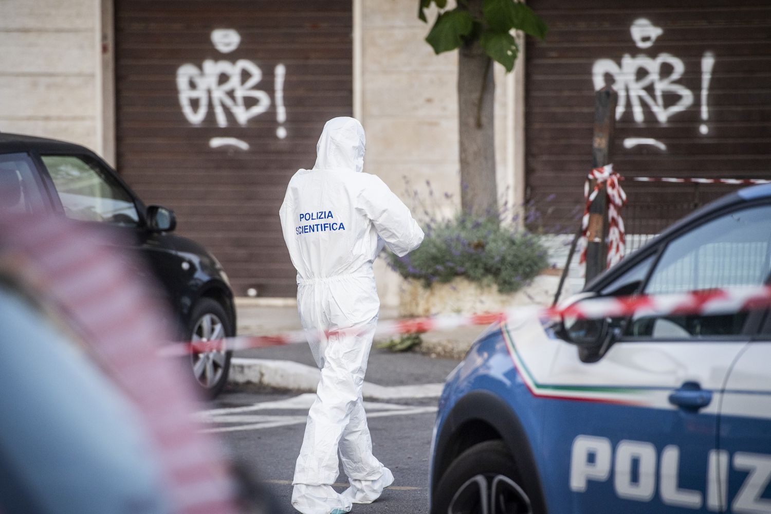 La polizia scientifica sulla scena del crimine