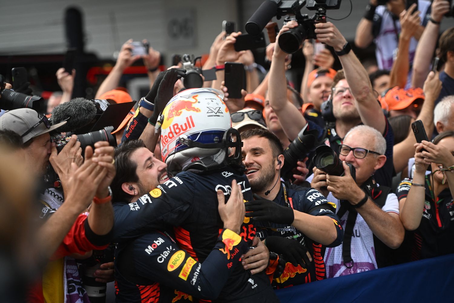 Verstappen festeggia la vittoria