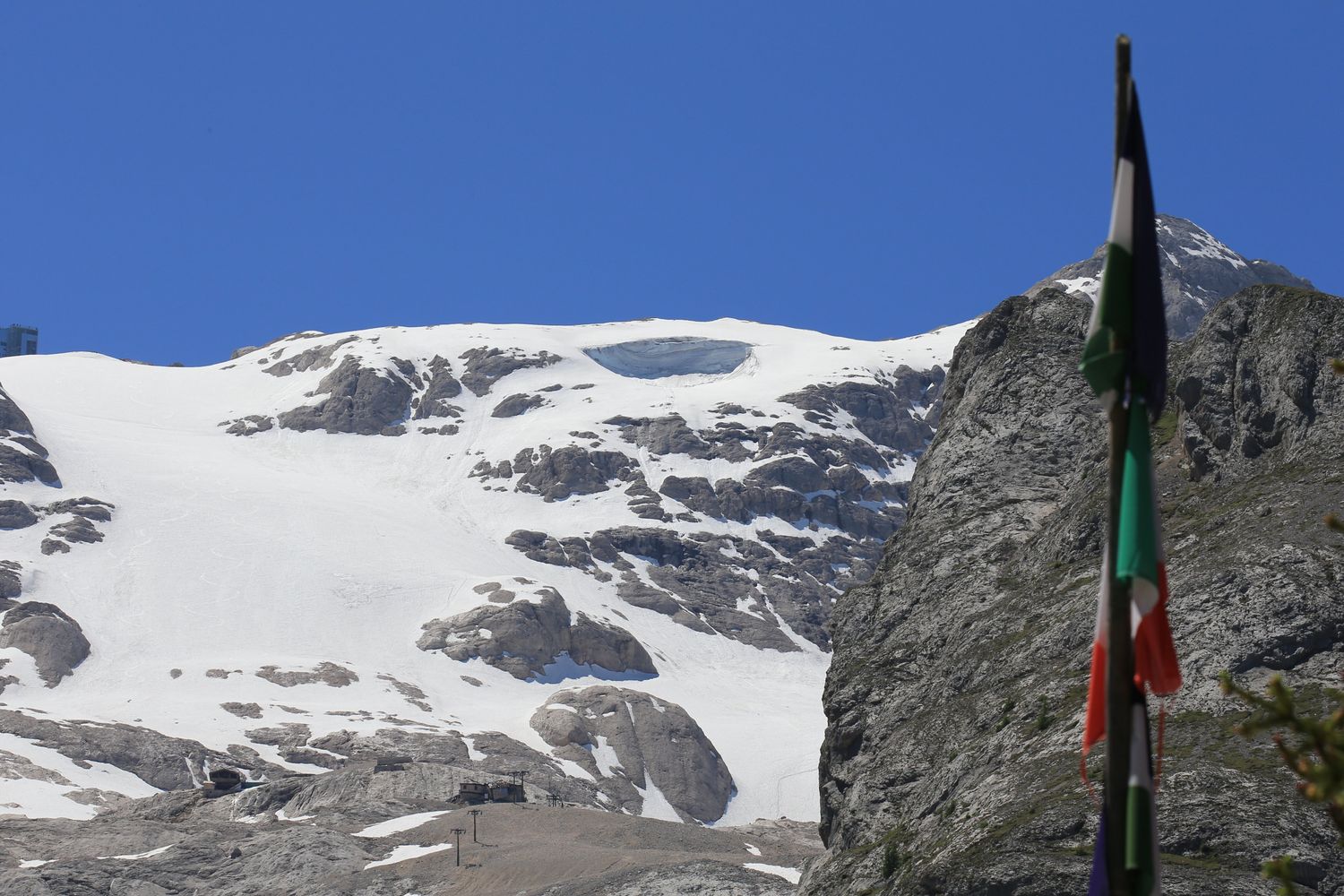 Il ghiacciaio della Marmolada nel giugno del 2023