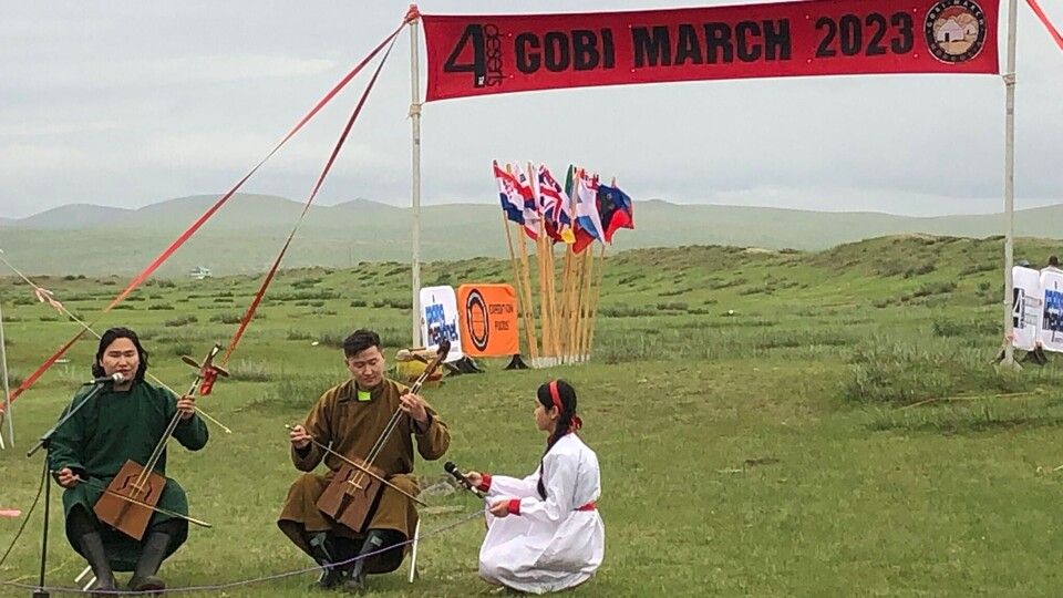 Il concerto di musica tradizionale mongola la sera prima della partenza, a campo 1&nbsp;