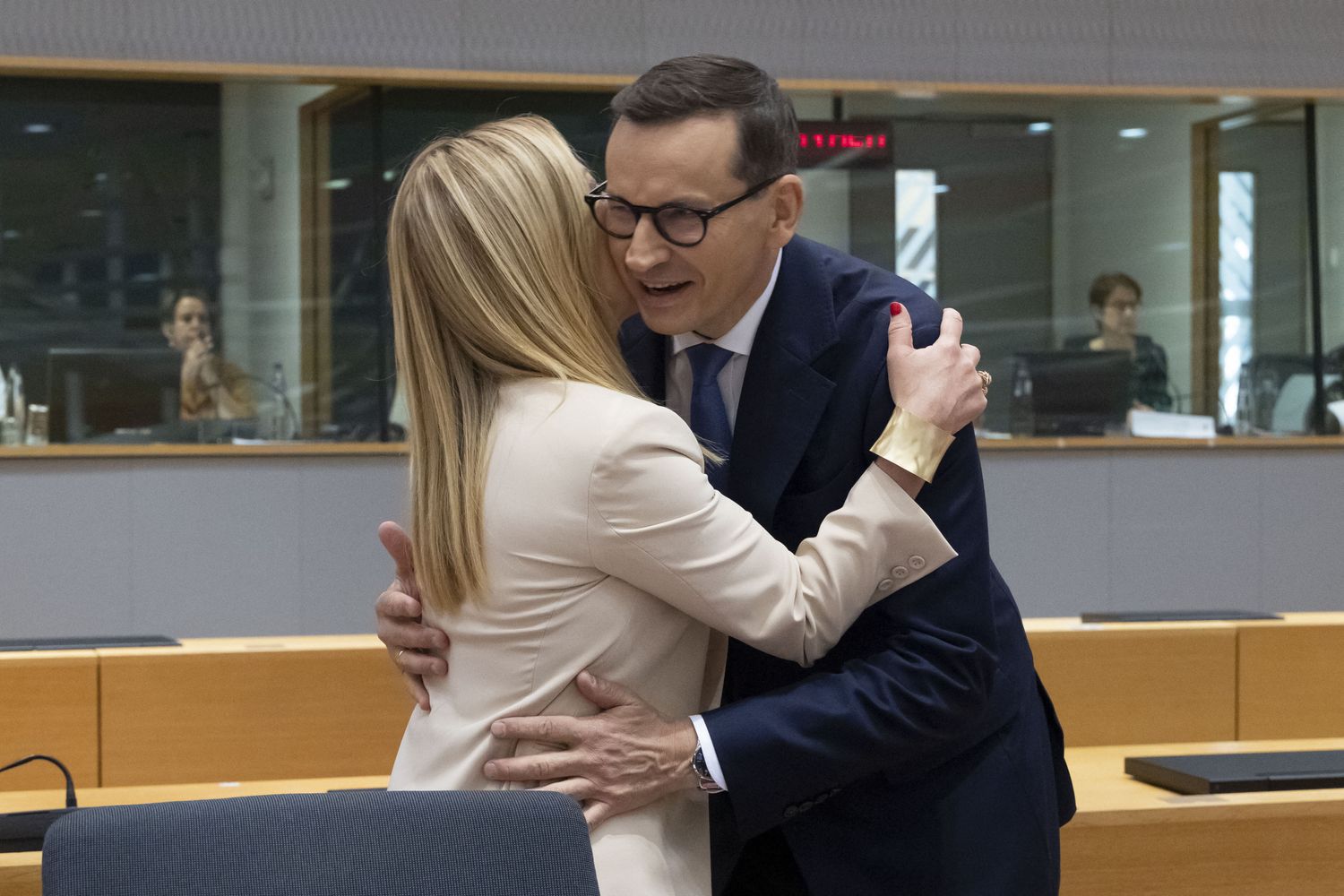 La premier italiana Giorgia Meloni con il premier polacco Mateusz Morawiecki&nbsp;