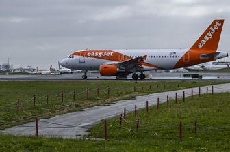 cancellati voli easyjet