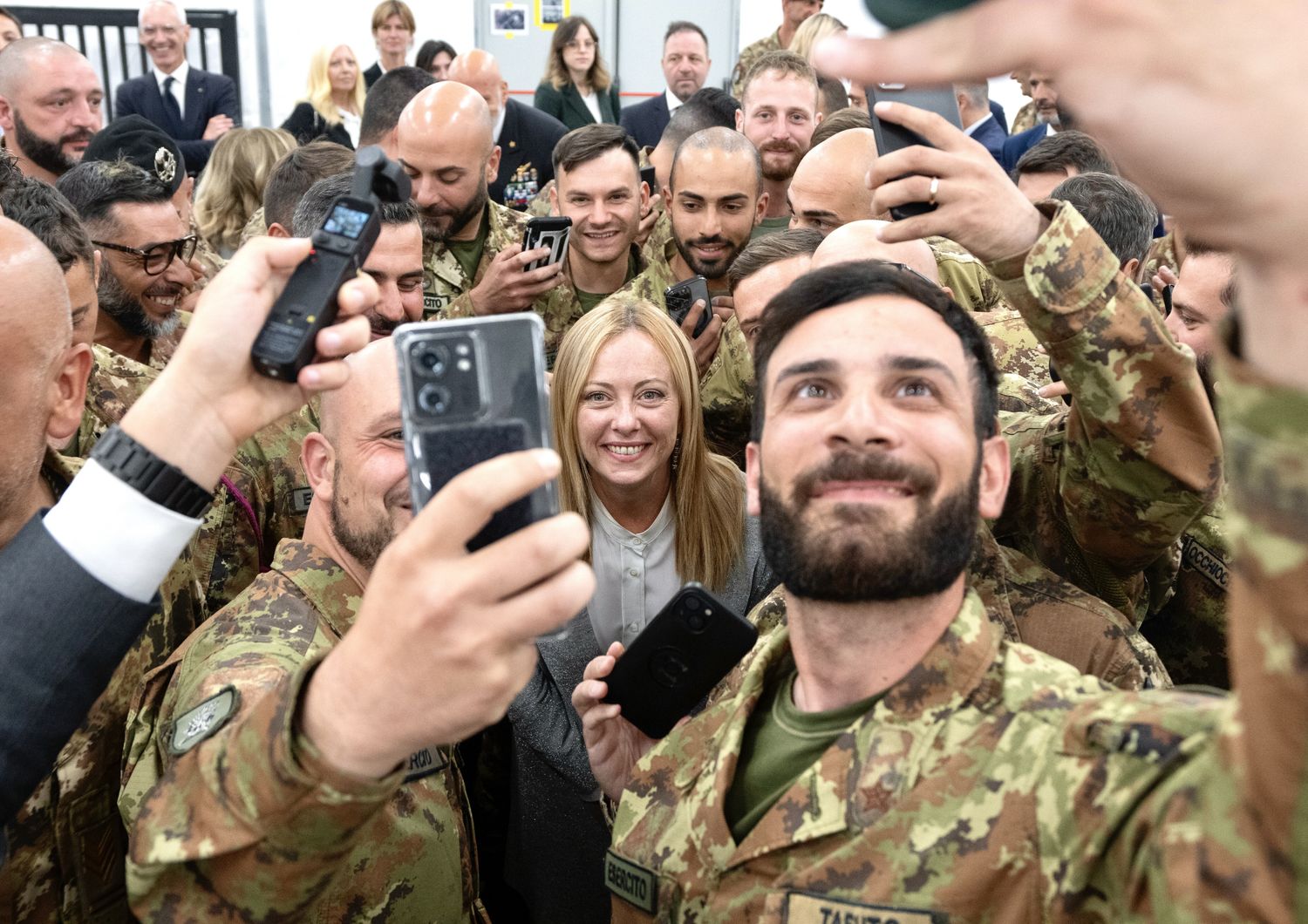 Giorgia Meloni alla base lettone di Camp Adazi&nbsp;