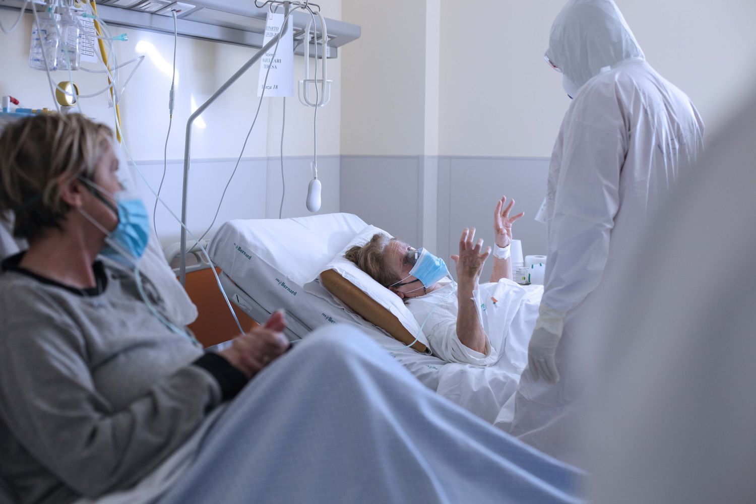 Operatori sanitari nell'ospedale Miulldi di Acquaviva delle Fonti