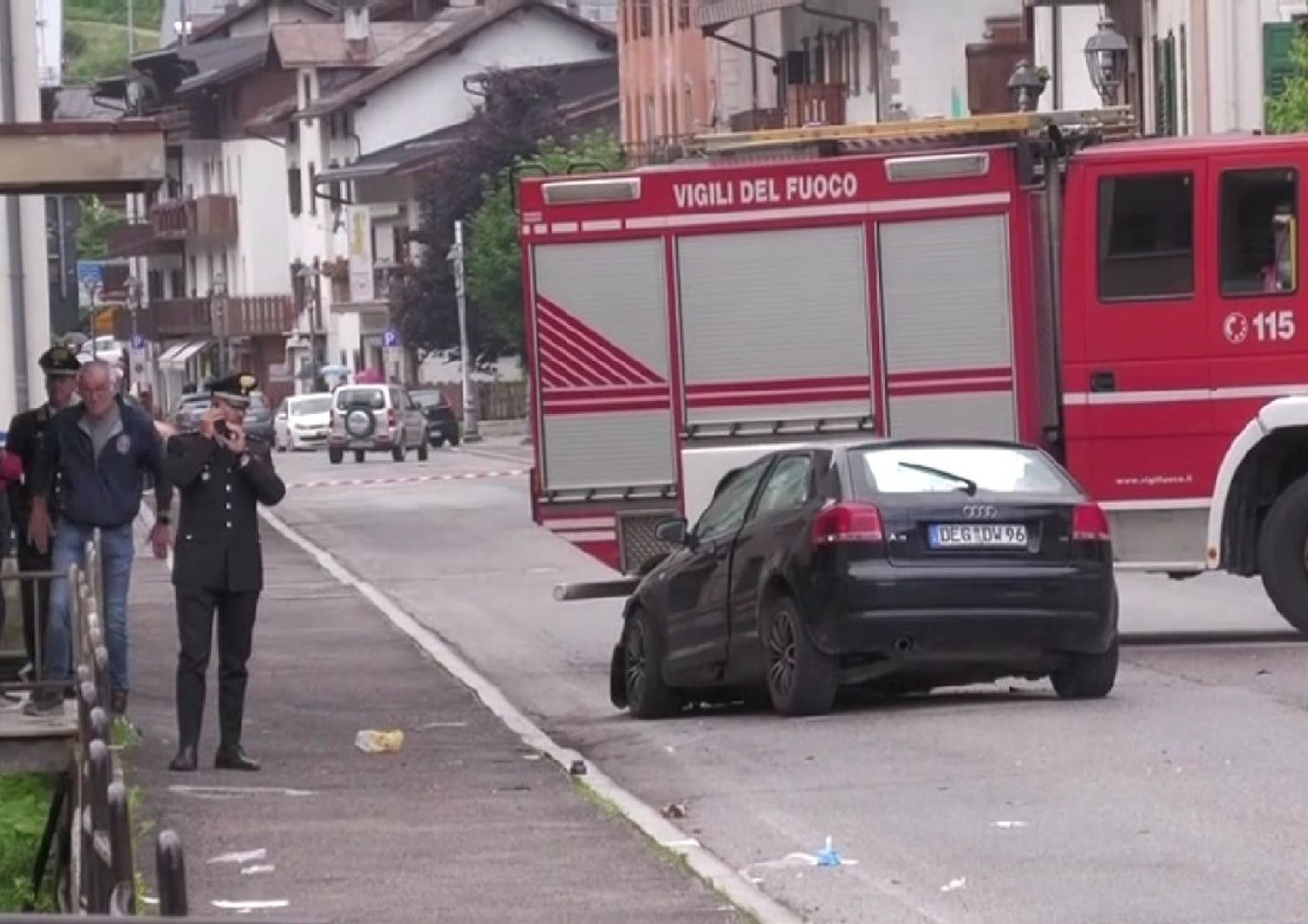 auto falcia famiglia strazio funerali tre vittime