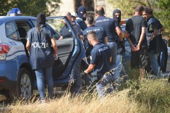 Anarchici arresto bomba davanti libreria Firenze 2016