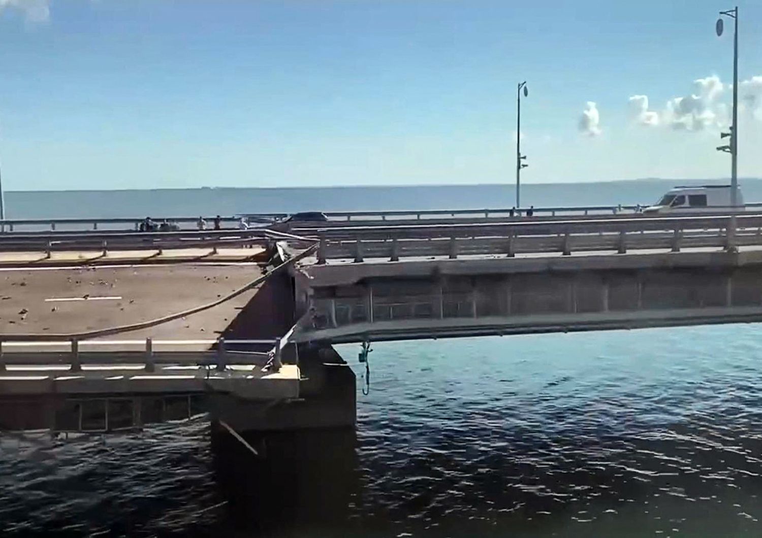 Il Ponte di Crimea crollato