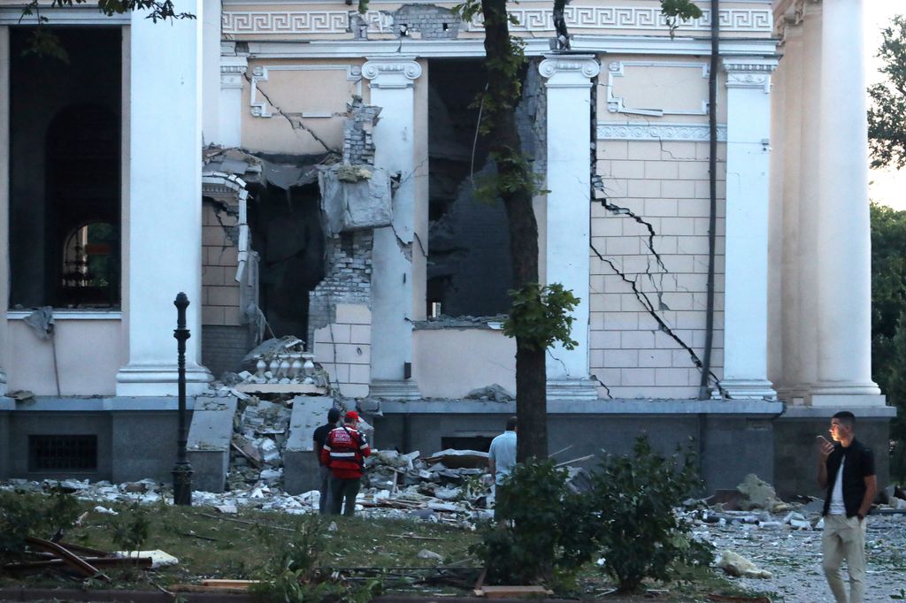Attacco russo su Odessa. Distrutta la cattedrale