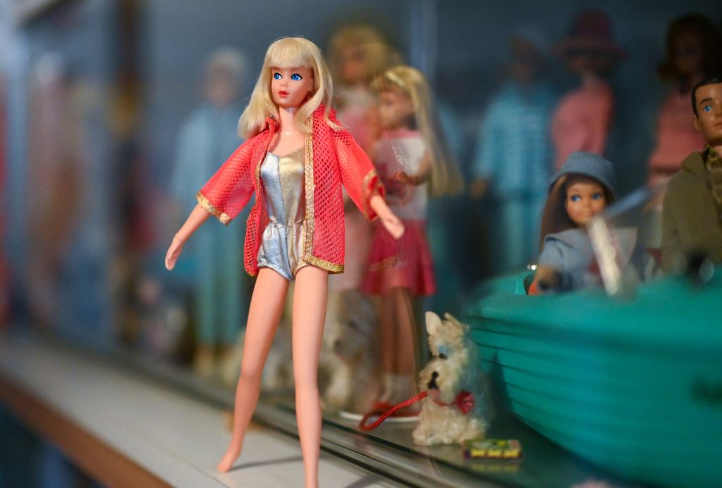 E' scoppiata la Barbiemania, tutti vogliono le bambole della super collezionista mondiale