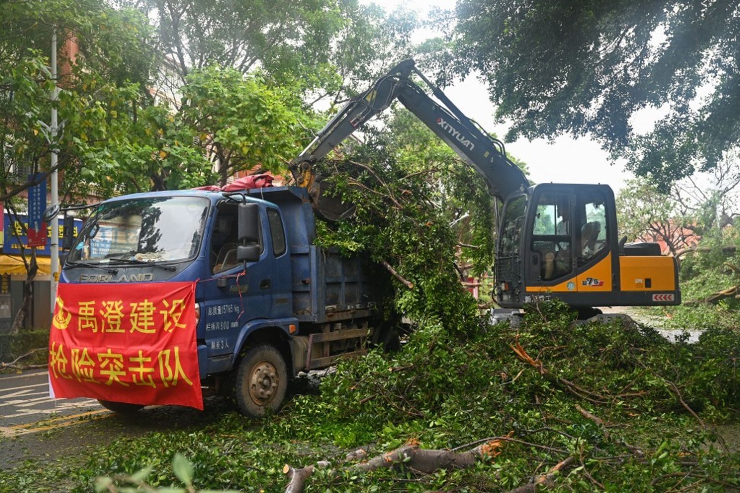 Gli effetti del tifone Doksuri