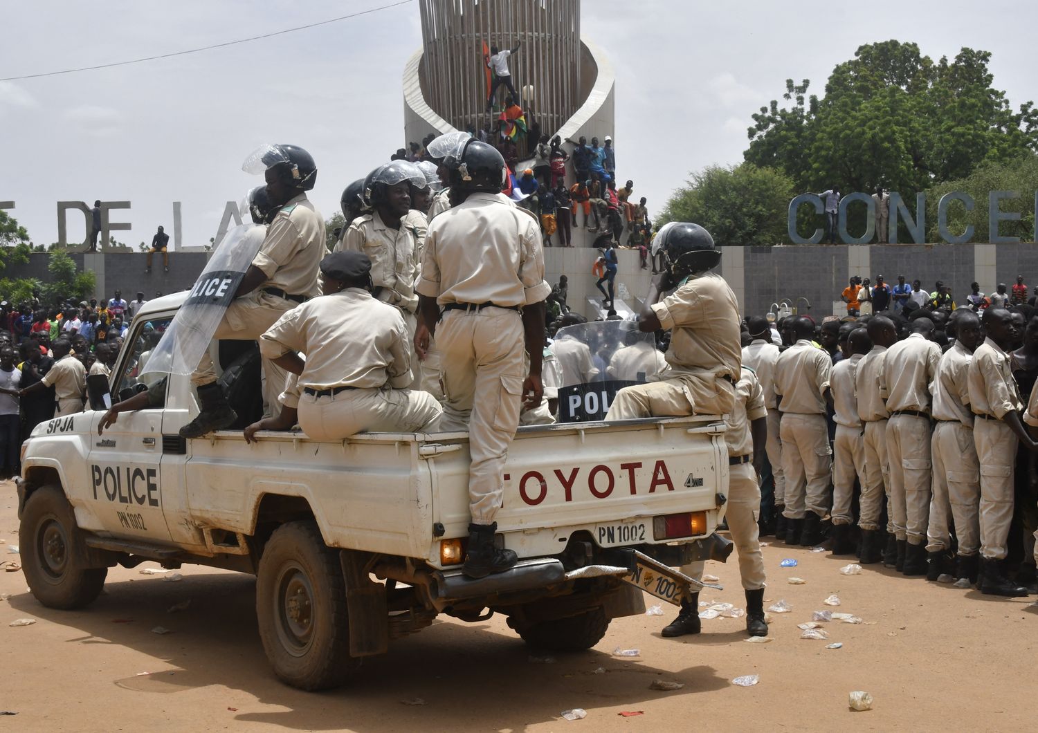 Niger volo evacuare italiani mali burkina faso guerra