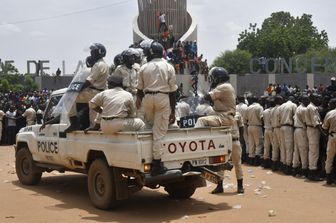 Niger volo evacuare italiani mali burkina faso guerra