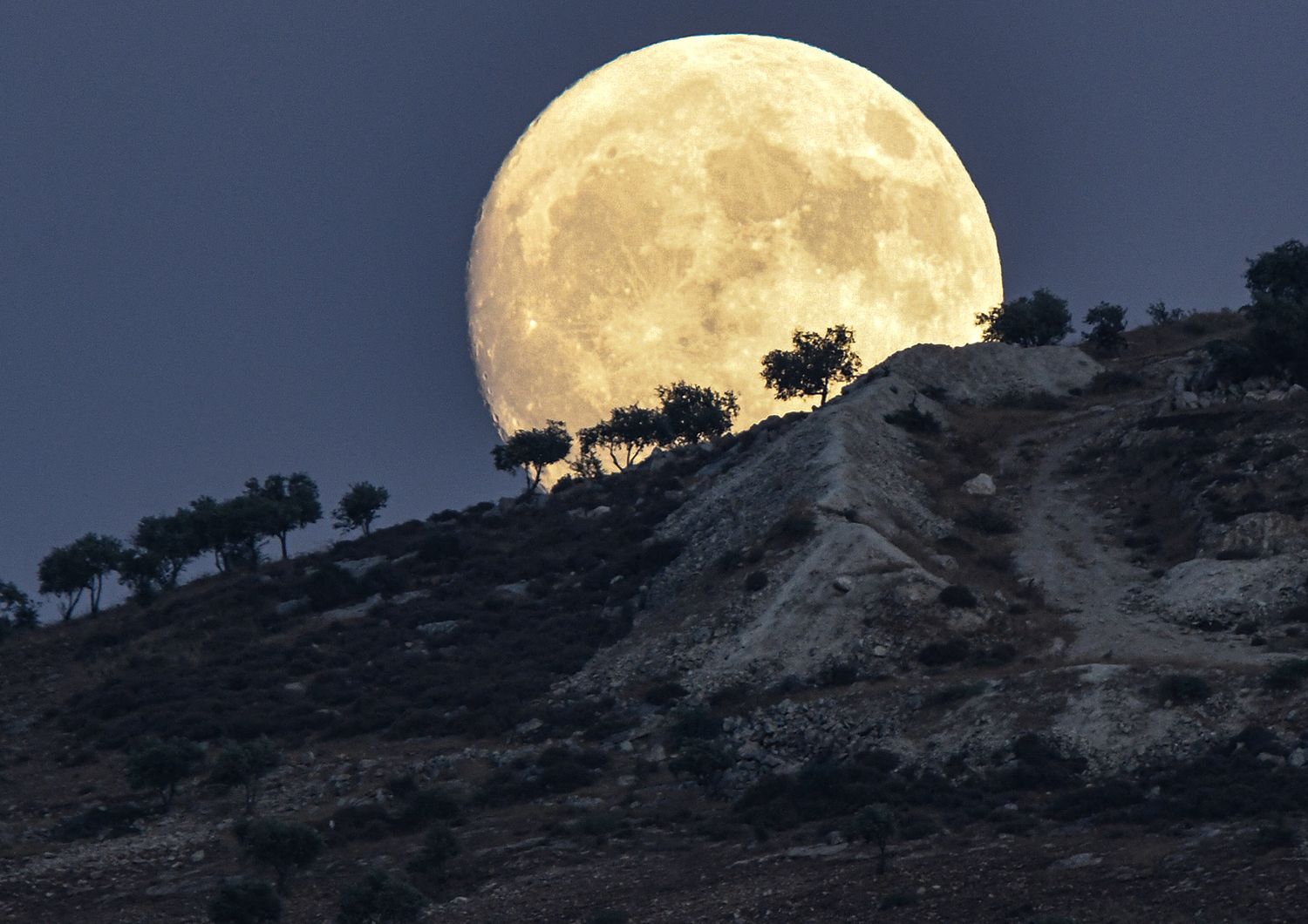 spazio prima superluna blu agosto