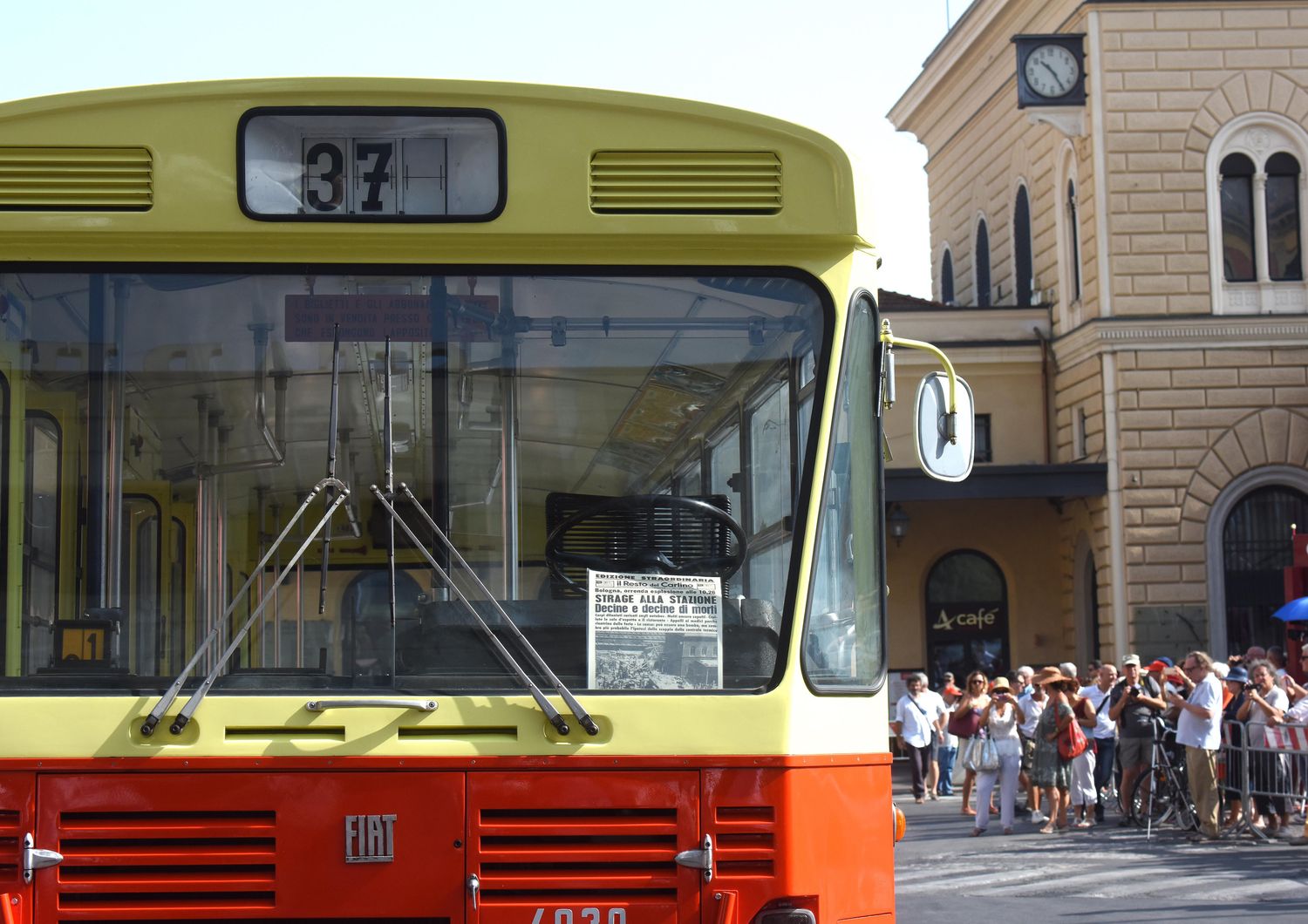 L'autobus 37 che dopo la strage port&ograve; i primi soccorsi &egrave; diventato simbolo di quel fatidico giorno