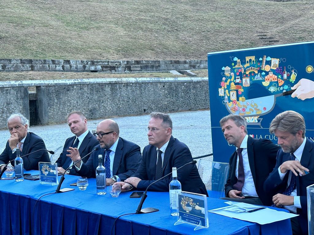 Presentazione del logo ufficiale che sosterr&agrave; la candidatura della Cucina italiana a patrimonio immateriale dell'Unesco