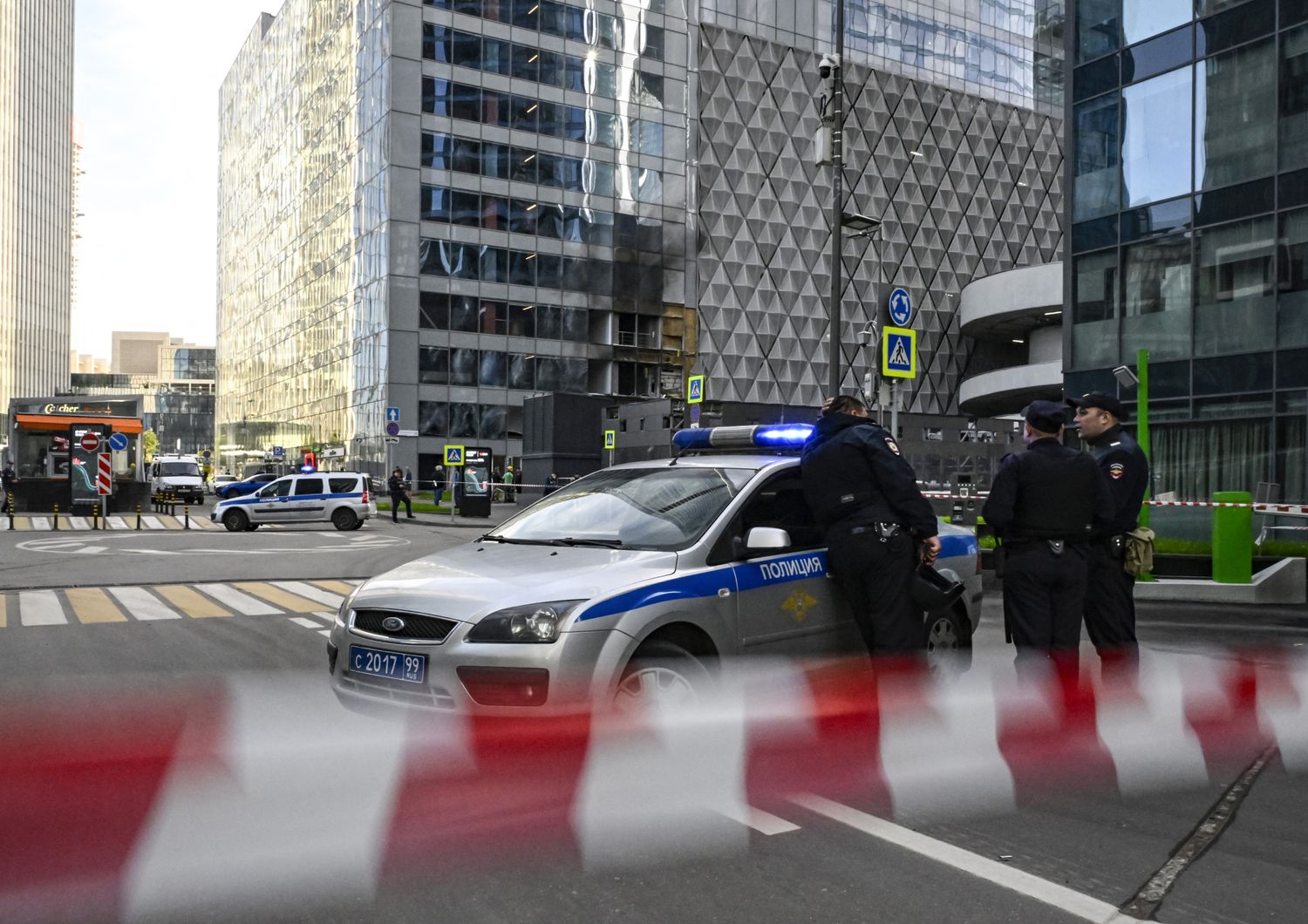 Un edificio danneggiato da un attacco di droni il 30 luglio