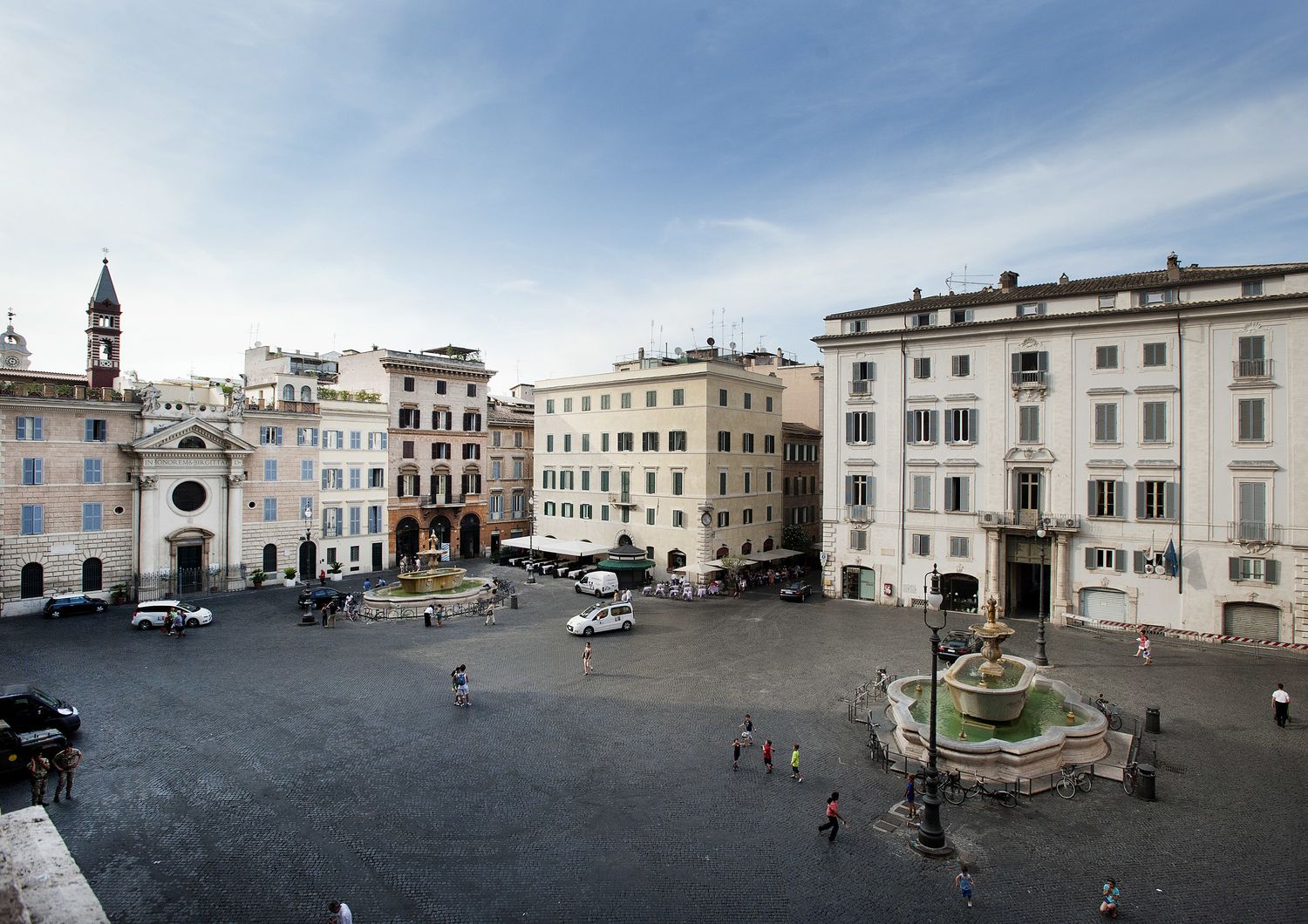 piazza Farnese