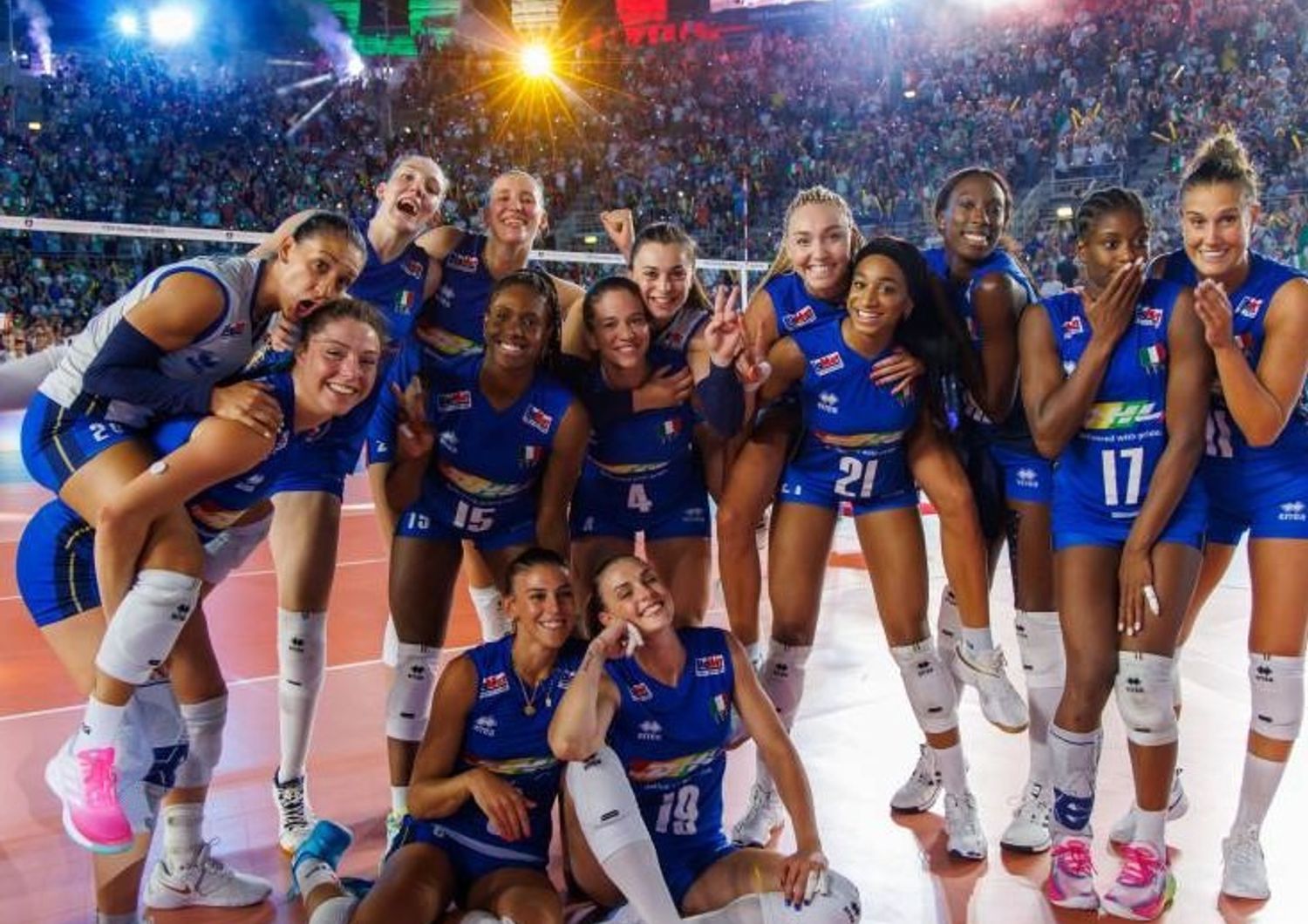 La Nazionale femminile di Volley dopo il trionfo all'Arena di Verona
