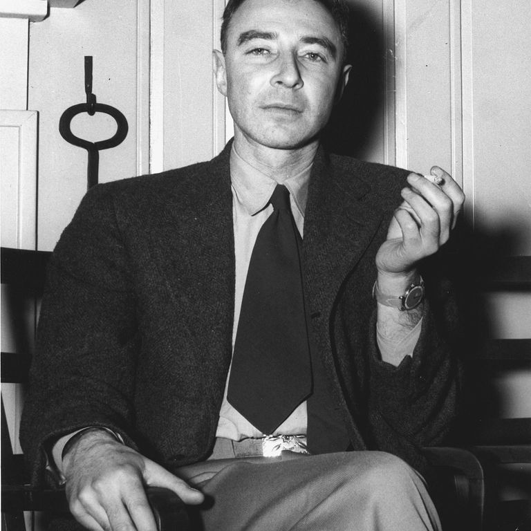Robert Oppenheimer in una foto del 1946