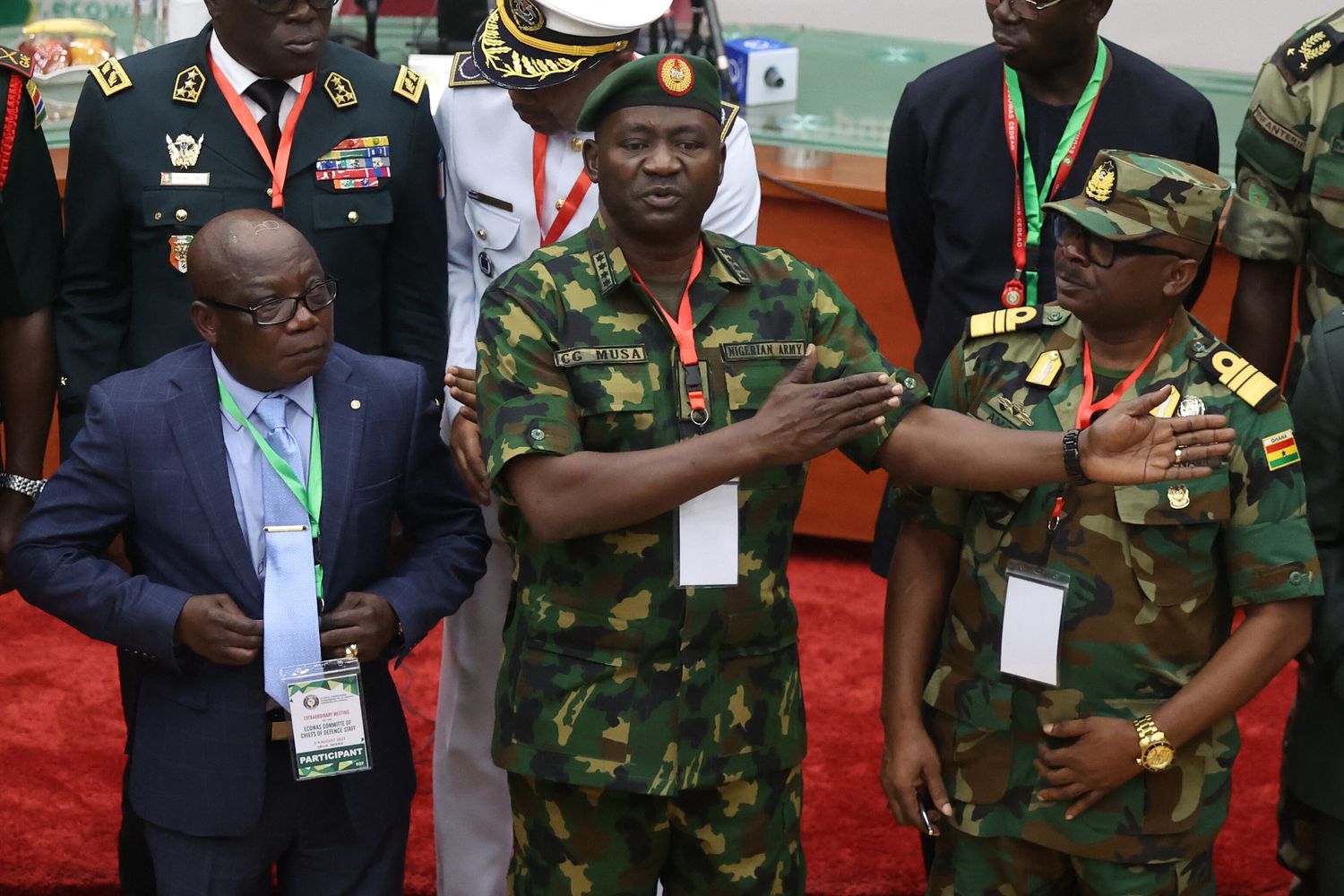 Il commissario alla Sicurezza dell'Ecowas e i capi di Stato maggiore di Nigeria e Ghana