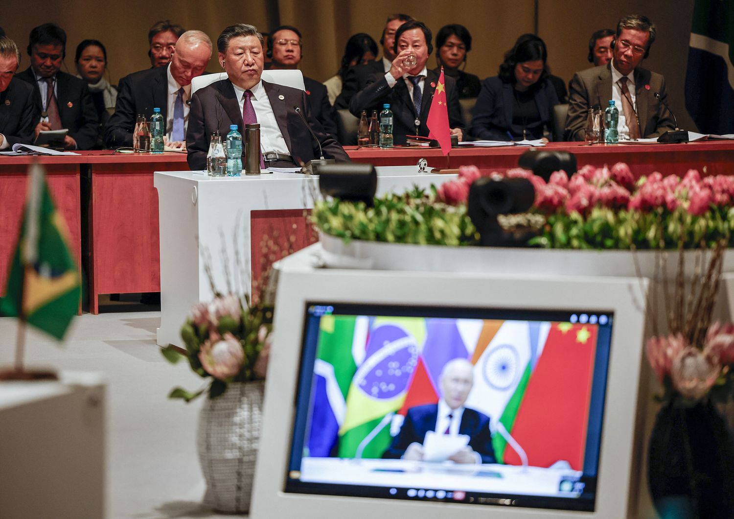 Putin in collegamento con i leader del Brics riuniti in Sudafrica