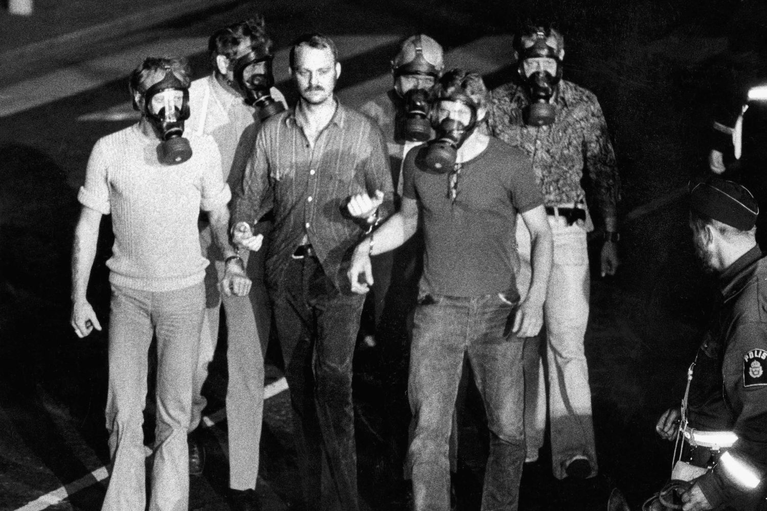 La cattura del bandito autore della rapina da cui deriva la definizione di 'Sindrome di Stoccolma'