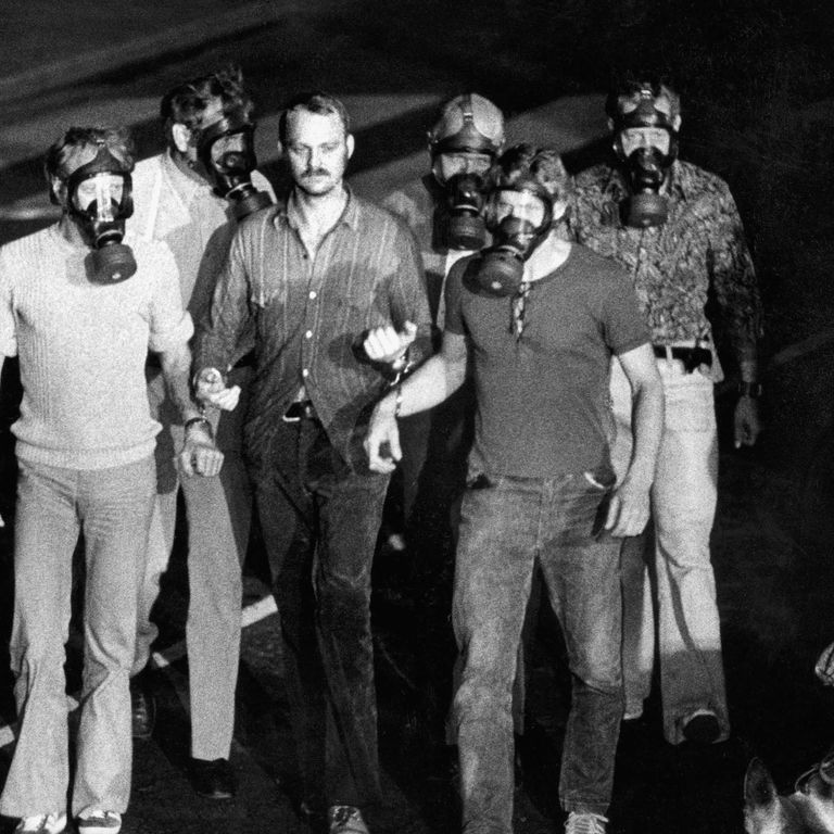 La cattura del bandito autore della rapina da cui deriva la definizione di 'Sindrome di Stoccolma'
