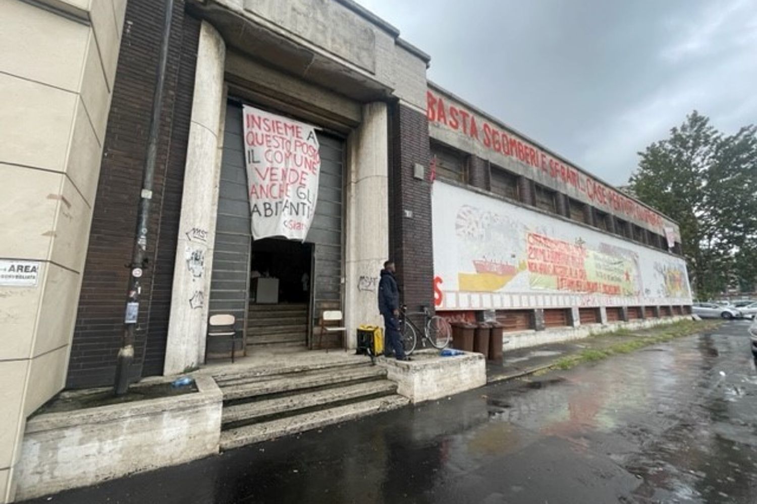 Gli ex bagni pubblici che ospiteranno la moschea