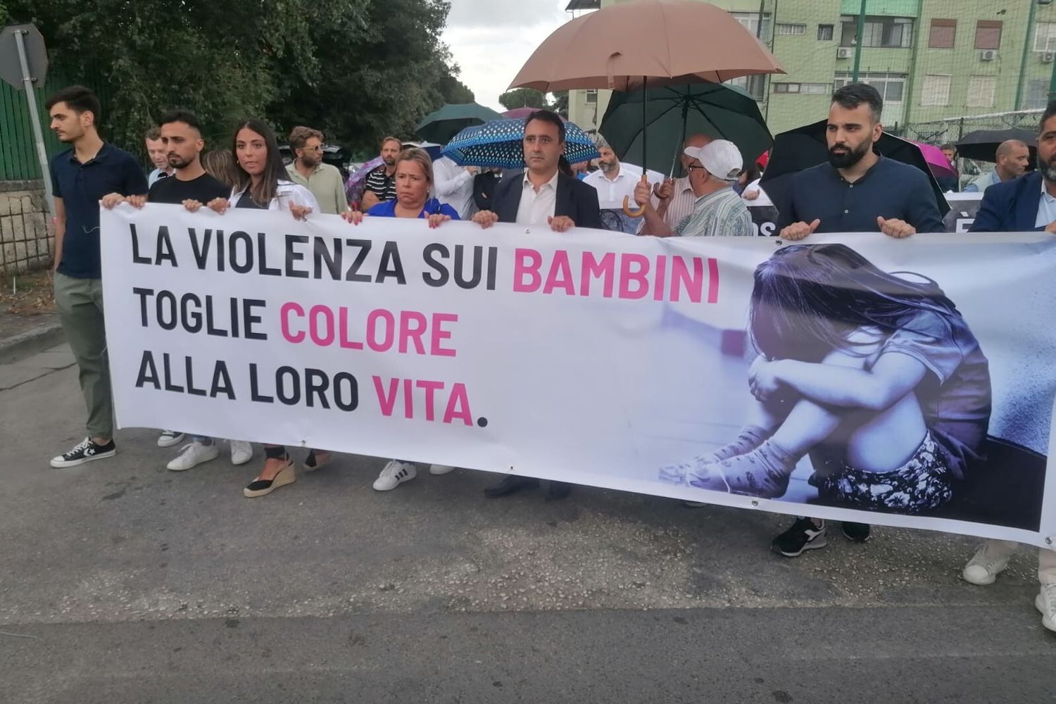 La manifestazione di Caivano contro gli abusi sulle bambine