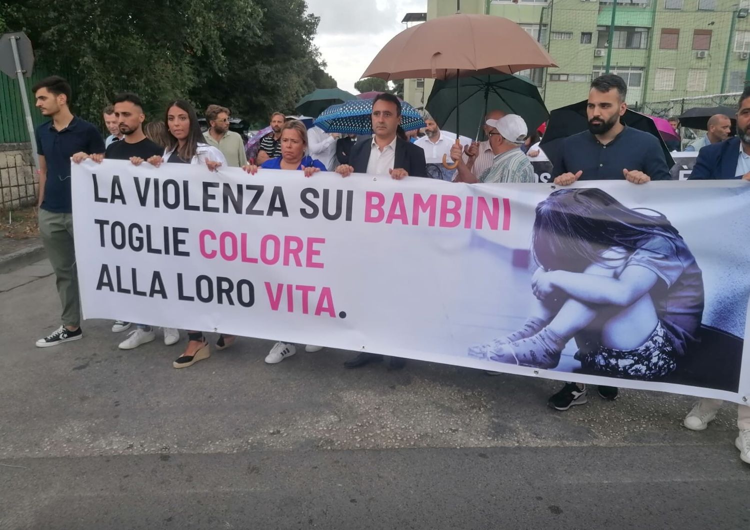 La manifestazione di Caivano contro gli abusi sulle bambine